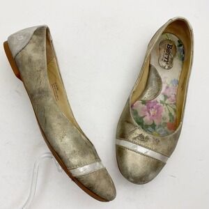 Born Devorah Gold Metallic Distressed‎ Leather Cap Toe Flats Women 8.5 US 40 EU
